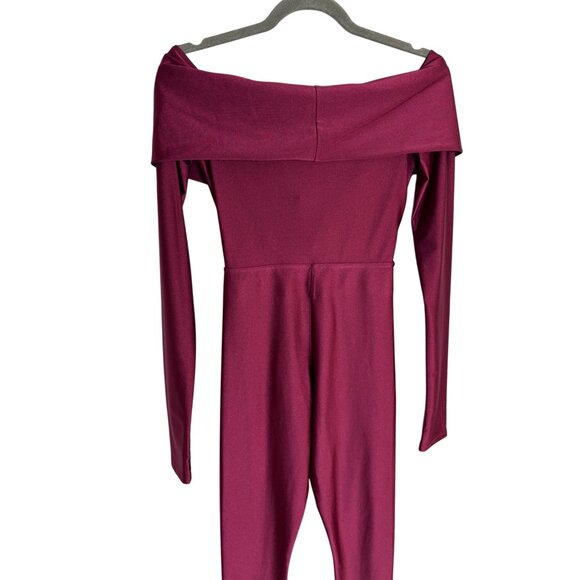 Elegant Burgundy Off-Shoulder Jumpsuit - Picture 10 of 10